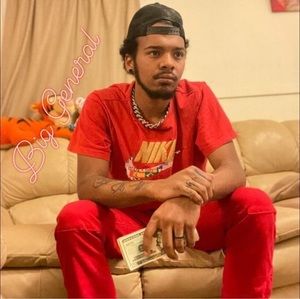 Meet your Posher, Dontay